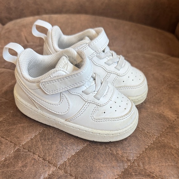 Nike Toddler white Sneakers - Picture 2 of 5